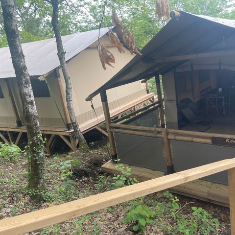 TIENDA DE LONA Y MADERA 5 personas - Tienda de campaña con baño en Kenia