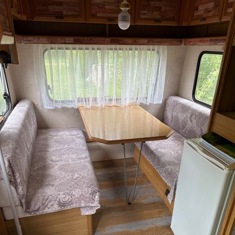 Unterkunft 1 person - INSOLITE: Vintage-Wohnwagen + Laube 1/2 Pers - zusätzliche Personen gegen Aufpreis möglich, kontaktieren Sie den Campingplatz