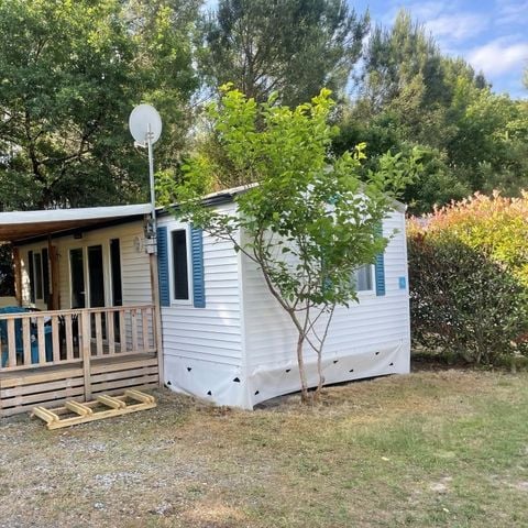 Mobilheim 4 personen - Aqua, 2 Schlafzimmer, 4 Personen, halb überdachte Terrasse (mit Sonnensegel), TV