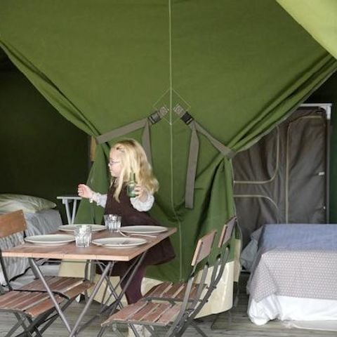 Tent 5 persons - Freeflower Confort 37m² (2 bedrooms) including covered terrace 13m² (no sanitary facilities)