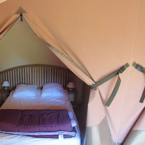 Glamping tent 5 persons - 2 bedrooms 30m² - without bathroom