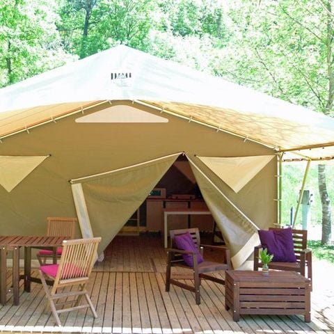 Tente en toile et en bois 4 personnes - LODGE VIVARAIS bord de rivière (sans sanitaires)