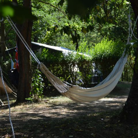 PARCELA - Gran comodidad Cerca de la piscina, sólo tiendas
