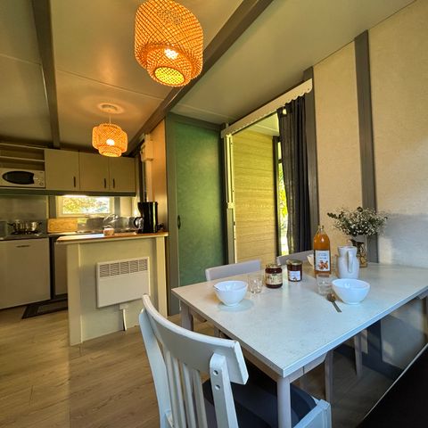 Chalet 5 personen - Comfortabel chalet Acacia met 2 slaapkamers, vlak bij het zwembad