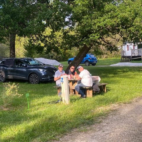 EMPLACEMENT - Emplacement 2 personnes + 1 voiture
