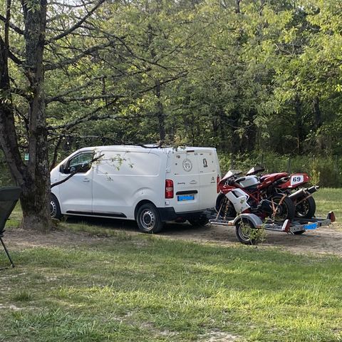 Kampeerplaats - Standplaats voor 2 personen + 1 auto