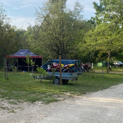 Pitch - Pitch for 2 people + 1 car