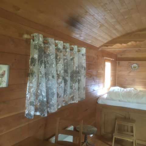 UNUSUAL ACCOMMODATION 4 people - La Roulotte - Insolite 5* with its 2/4 person cabin