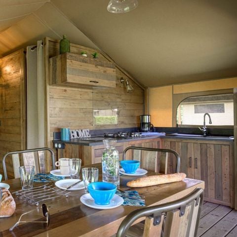 Safarizelt 5 Personen - Lodge Kenya Confort 35m² 2 Zimmer + Überdachte Terrasse 4/5 Pers.