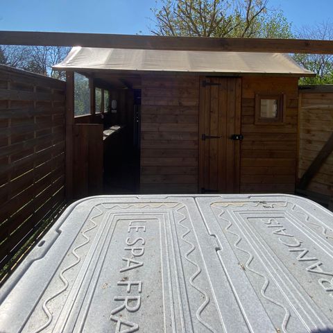 Pitch - Premium Freecamp Guinguette + Private Spa package 1/6 pers