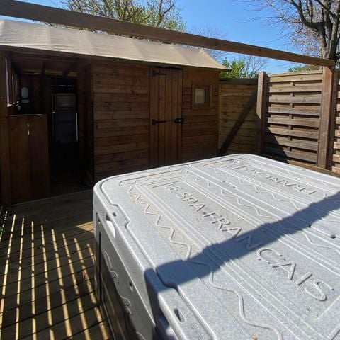 Stellplatz - Pauschale Premium Freecamp Guinguette + Privat Spa 1/6 Pers.