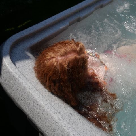 MOBILHOME 6 personnes - COTTAGE Premium SPA privé  35m² 3 ch + TV + Lave-vaisselle + climatisation + plancha + terrasse XL