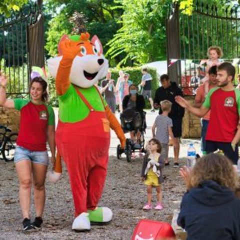 Flower Camping Le Château Flower Camping Le Château - Camping Drome - Image N°2