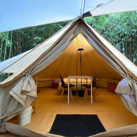 Tente en toile et en bois 3 personnes - Lodge toilé dans les bambous