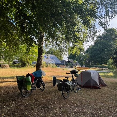 EMPLACEMENT - Aire de stationnement pour camping-cars