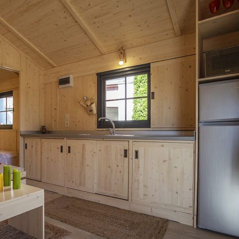 CHALET 5 personnes - Cottage premium (2022) bord de rivière, 2 chambres, terrasse couverte 5 pers