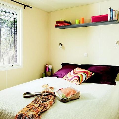 BUNGALOW 4 personnes - Le Chêne (2 chambres) Arrivée Dimanche - BORD RIVIERE - Grande terrasse - TV - Free Wifi*