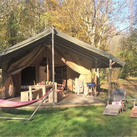 Canvas and wooden tent 6 persons - Lodge Safari 35 m² - 2 bedrooms - 10 m² covered terrace