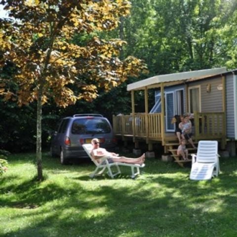 Stacaravan 4 personen - Stacaravan Le CHENE Dimanche ( 2 slaapkamers)Groot terras+ TV