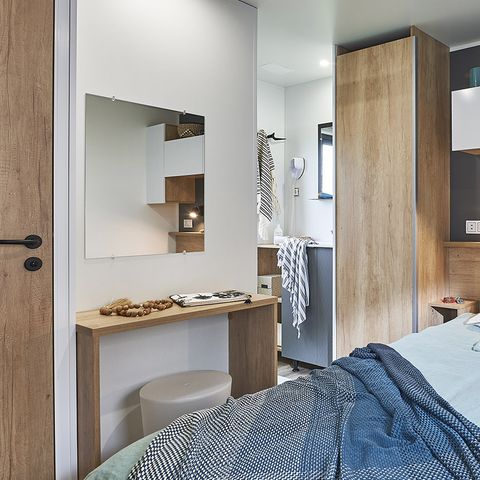 Stacaravan 4 personen - Stacaravan "Olivier" (2023) Zondag, 2 slaapkamers 2 badkamers, grote woonkamer (tv), terras
