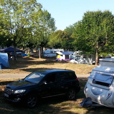 PIAZZOLA - Pacchetto escursioni (1 persona, 1 tenda, senza elettricità)