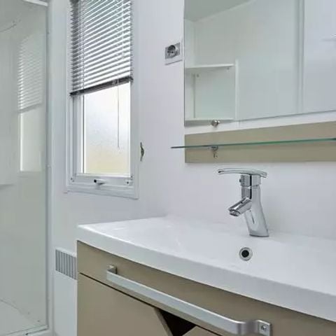 Stacaravan 6 personen - Comfort | 3 slaapkamers | 6 pers | Verhoogd terras | Airconditioning