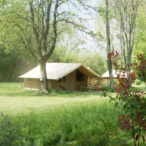 Canvas and wooden tent 4 persons - SAFARI TENT (WITHOUT SANITARY FACILITIES)