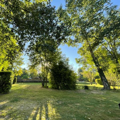 Stellplatz - KOMFORT mit Elec / Zelt, Wohnwagen oder Wohnmobil - 100 bis 200m² STROM INKLUSIVE