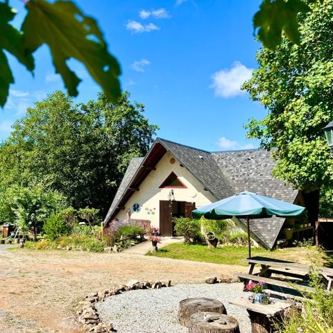 EMPLACEMENT - Emplacement M 85-99m²