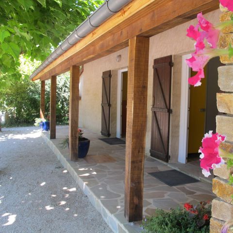 EMPLACEMENT - Standard - Vue sur la rivière - Sur plan du camping de 26 à 49