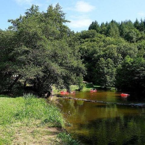 PLOT - Belle Vue - River view - On campsite map from 1 to 25