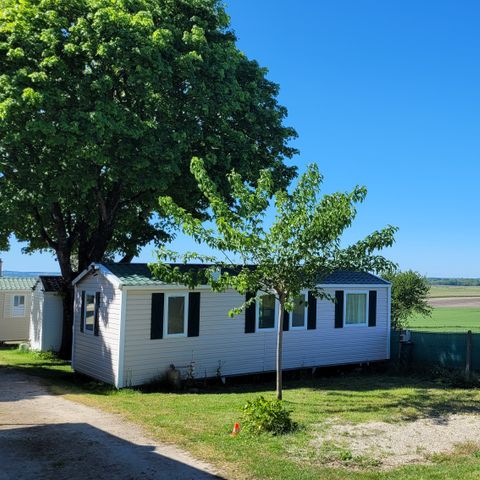 Pitch - Nature package (1 tent, caravan or camper / 1 car)