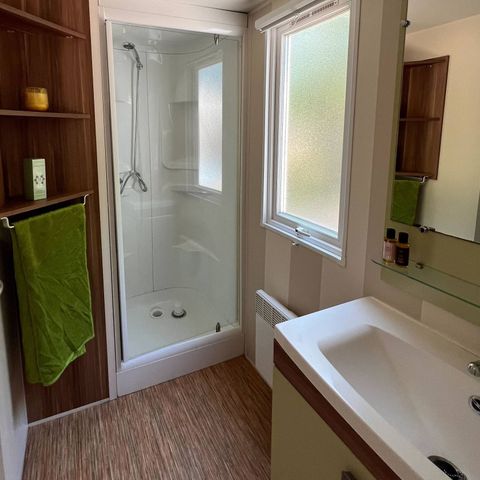 Mobilheim 3 Personen - Mobilheim | Classic | 2 Schlafz. | 3 Pers. | Erhöhte, nicht überdachte Terrasse | 1 Bad