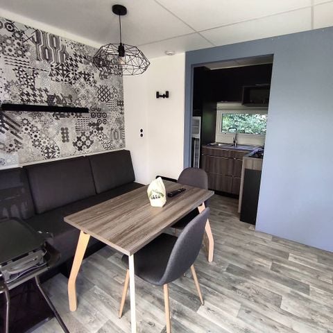 Stacaravan 3 personen - Hotel 1 kamer (bed 160 + zitbank)