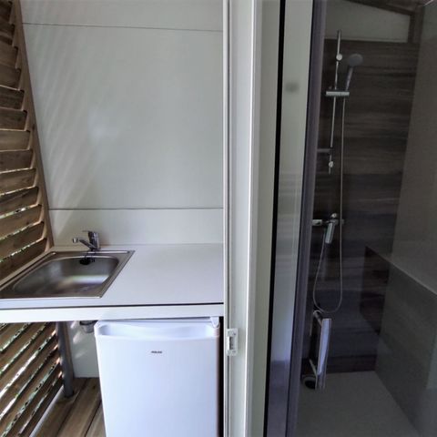 Kampeerplaats - PREMIUM - Privébadkamer met eigen sleutel