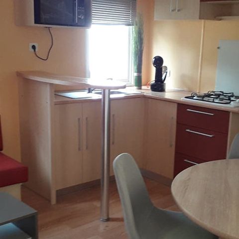 BUNGALOW 6 personnes - Mobilhome Standard 22-28m² - 2 chambres - terrasse couverte + TV* 4/6 pers