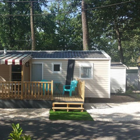 BUNGALOW 8 personnes - Mobilhome Confort 24-34m² - 3 chambres - terrasse couverte + TV 6/8 pers