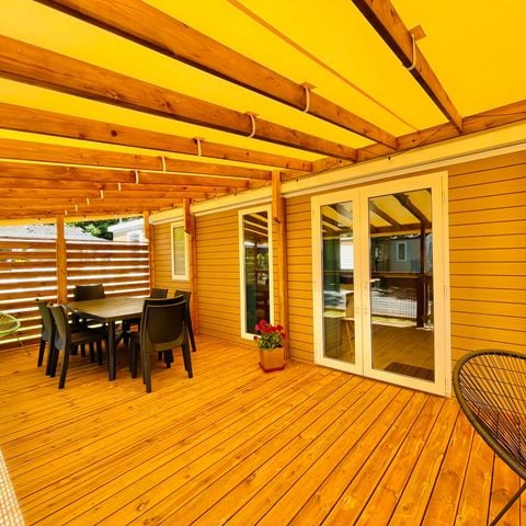 MOBILHOME 8 personas - Premium 30-40m² - 3 habitaciones + TV + Terraza cubierta y ropa de cama desechable incluida* *)