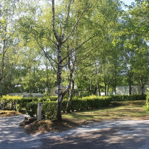 EMPLACEMENT - Forfait Nature (1 tente, caravane ou camping-car / 1 voiture)