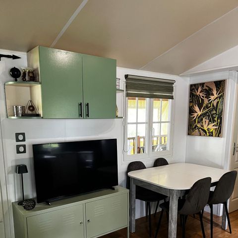 MOBILHOME 6 personnes - Confort 40m² (3ch- 6 pers) -avec terrasse + SDB+ Lave-linge + Clim+ Plancha+ salon jardin