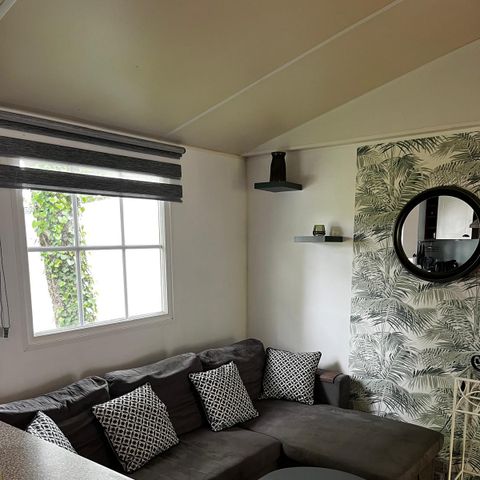 BUNGALOW 6 personnes - Confort 40m² (3ch- 6 pers) -avec terrasse + SDB+ Lave-linge + Clim+ Plancha+ salon jardin