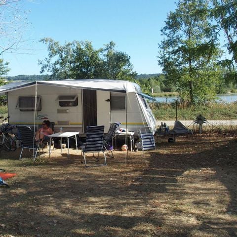 EMPLACEMENT - Forfait grand confort avec eau, égout et électricité 10A