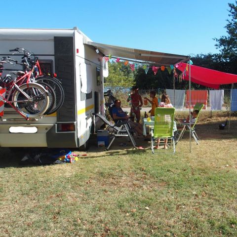 Pitch - Premium package with bathroom and kitchen