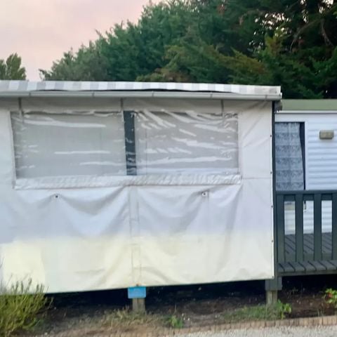 MOBILHOME 8 personnes - Mobil-home atypique (JF 02) - 4 chambres - 2 salles de bain - Cuisine d’été équipée 8 pers