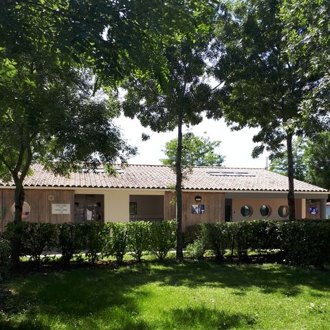 PARCELA - Paquete para 2 pers. sin electricidad, soleado y no delimitado