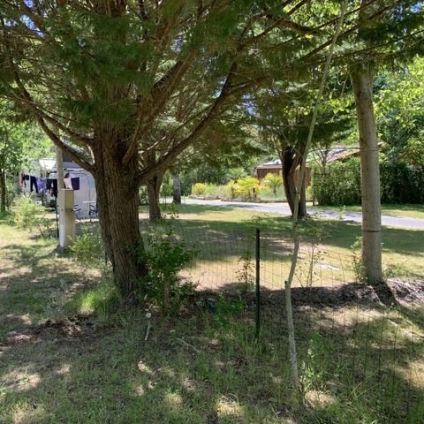 Stellplatz - Forfait Nature (Ohne Strom) : Zelt oder Wohnwagen oder Wohnmobil oder Motorrad + 1 Auto