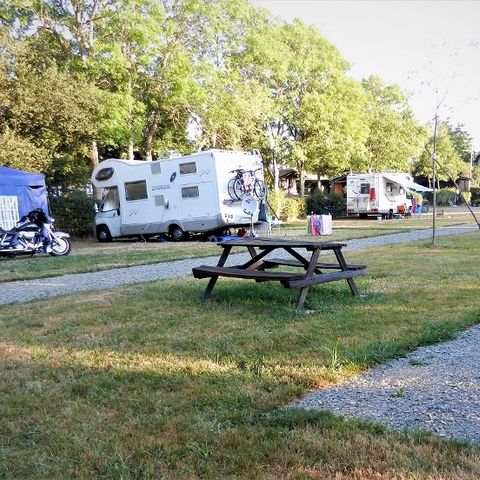 Kampeerplaats - Pakket 1 caravan of 1 camper L Sup. 6m