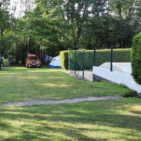 Piazzola - Senza elettricità tenda o - 1 furgone - O - Trasformato