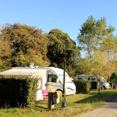 EMPLACEMENT - Emplacement + Voiture