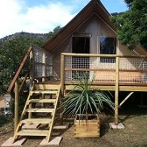 TIENDA DE LONA Y MADERA 4 personas - (sin instalaciones sanitarias)